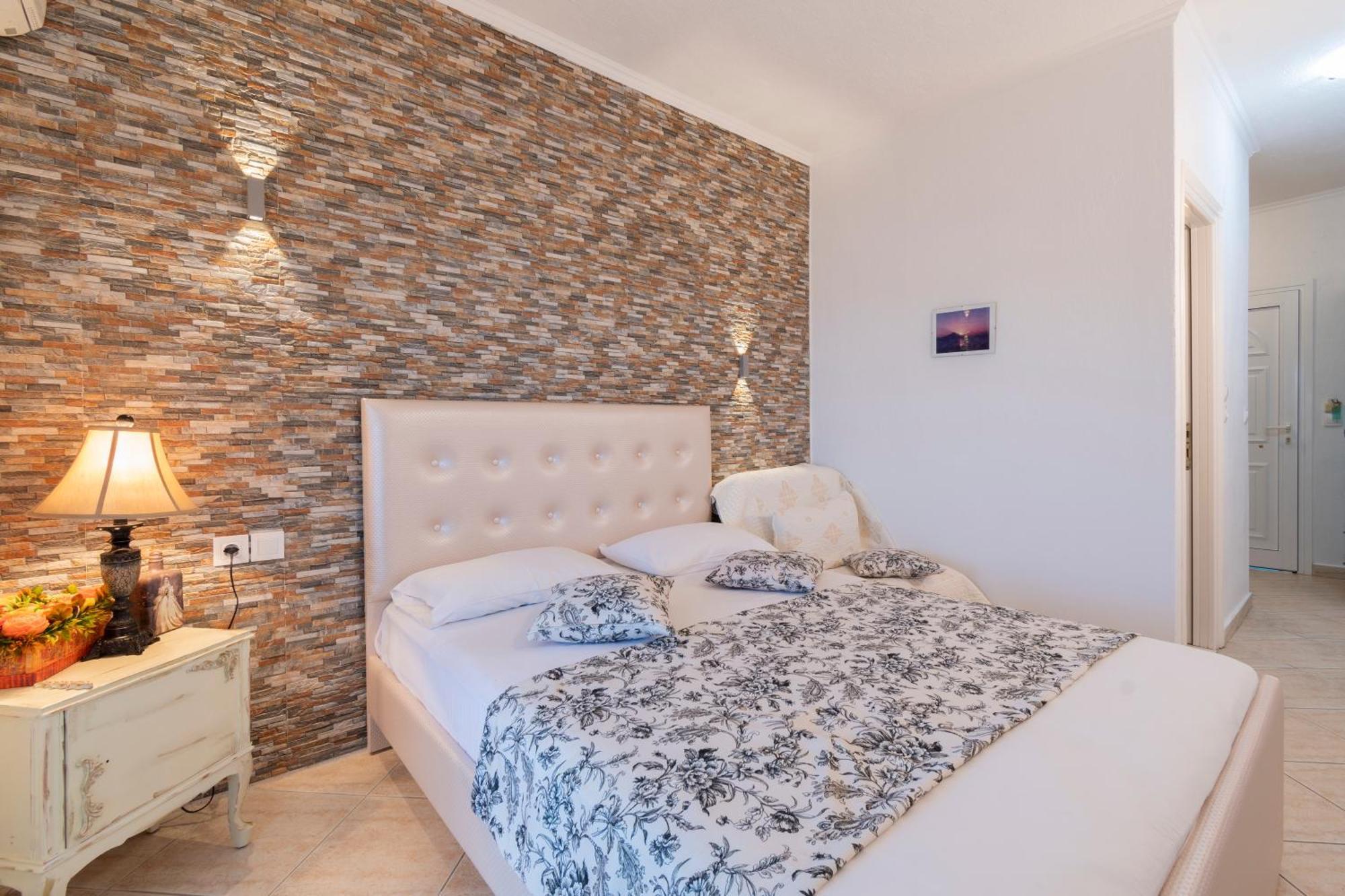 House Niki Apartment Sarti Bagian luar foto